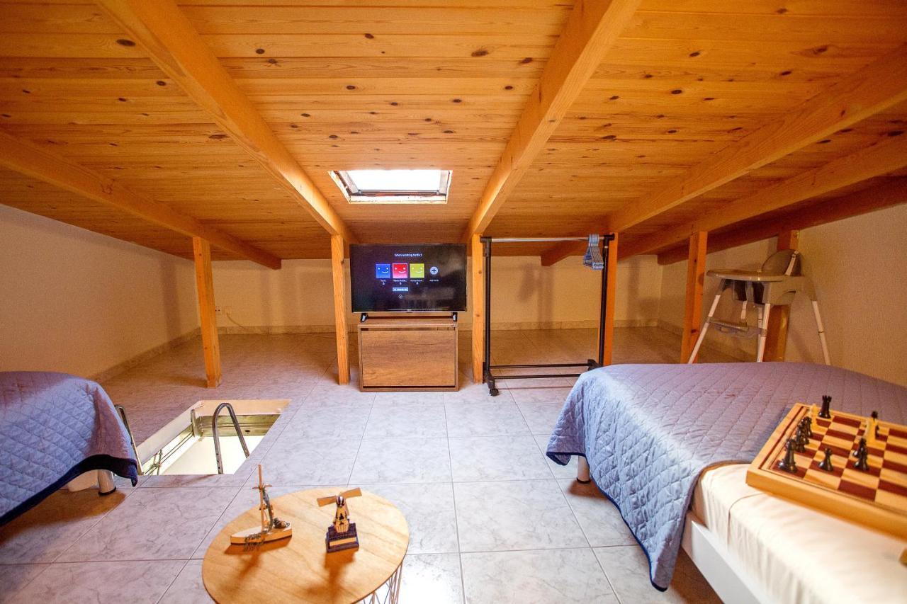 Holiday House Ioanna 2 - Loft เนอาเปรามอส ภายนอก รูปภาพ