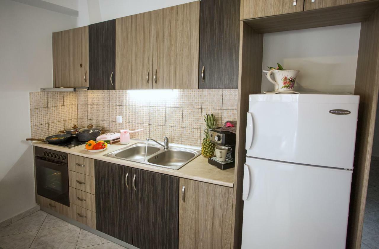 Holiday House Ioanna 2 - Loft เนอาเปรามอส ภายนอก รูปภาพ