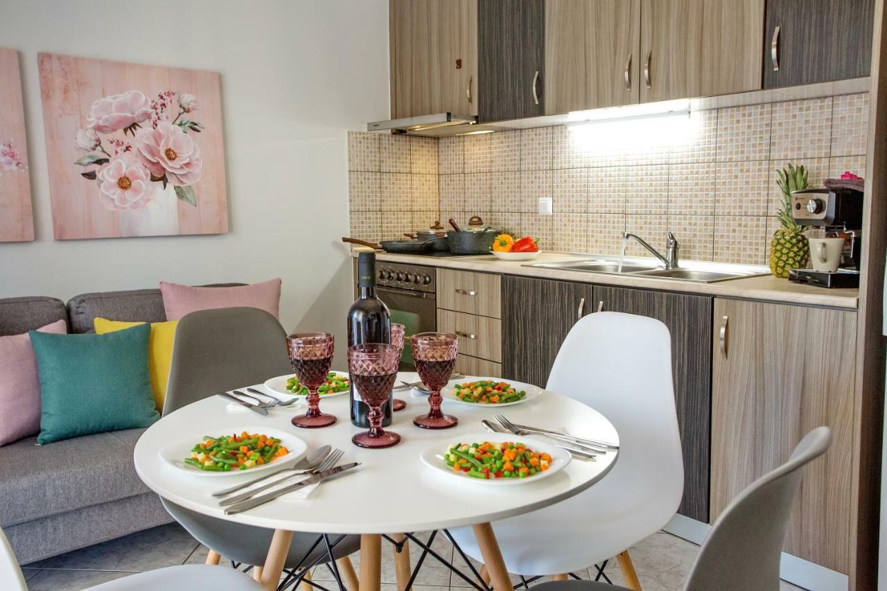 Holiday House Ioanna 2 - Loft เนอาเปรามอส ภายนอก รูปภาพ