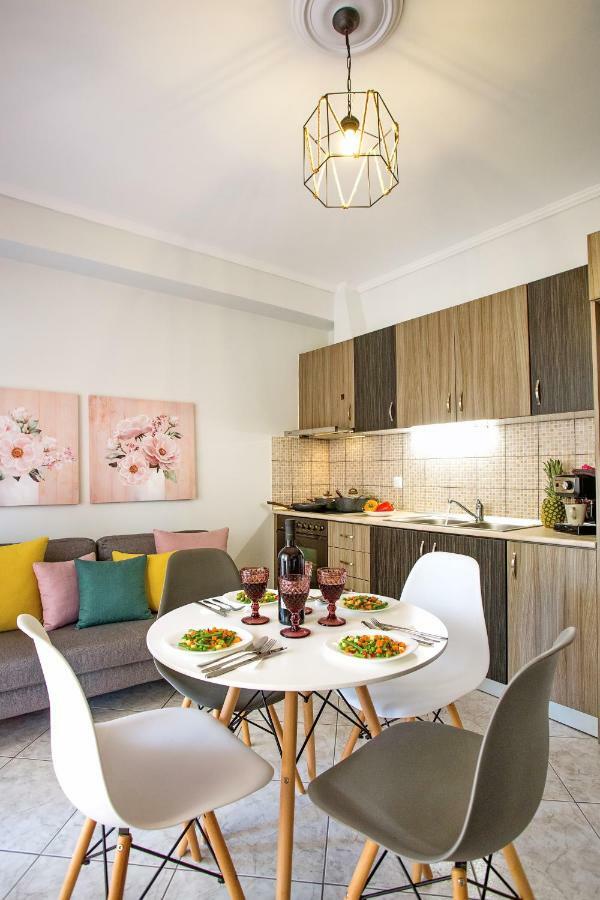 Holiday House Ioanna 2 - Loft เนอาเปรามอส ภายนอก รูปภาพ