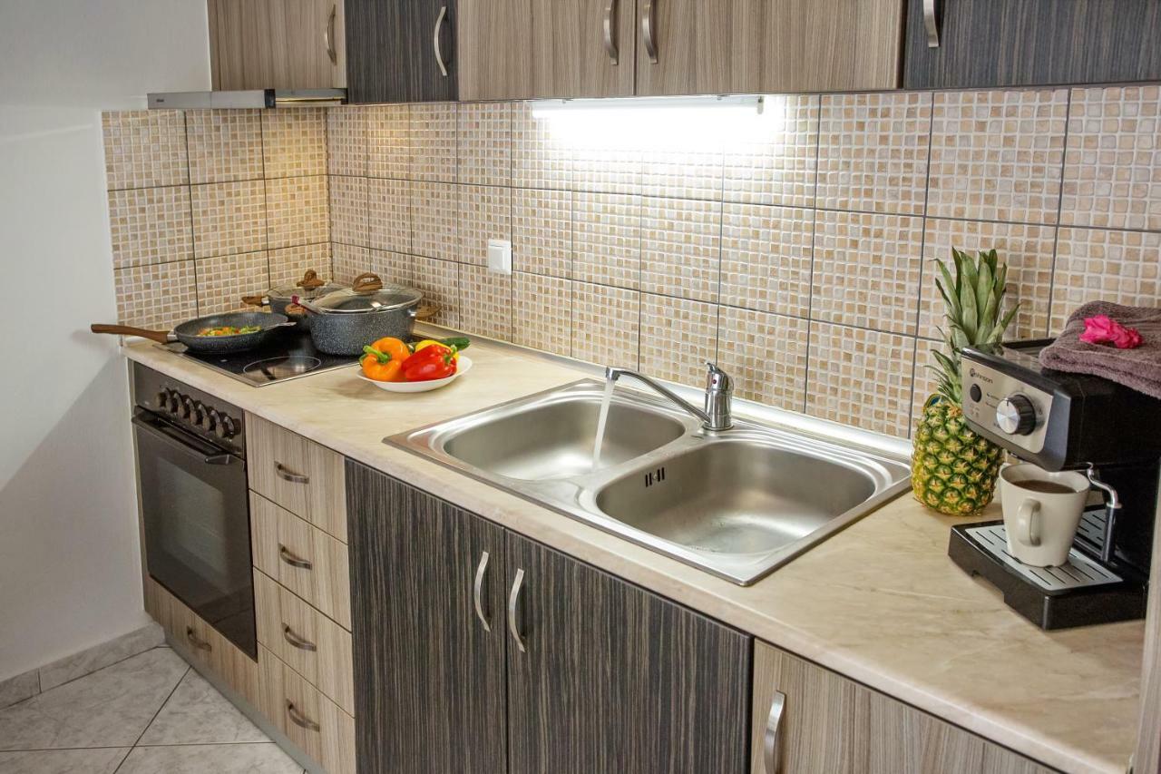 Holiday House Ioanna 2 - Loft เนอาเปรามอส ภายนอก รูปภาพ