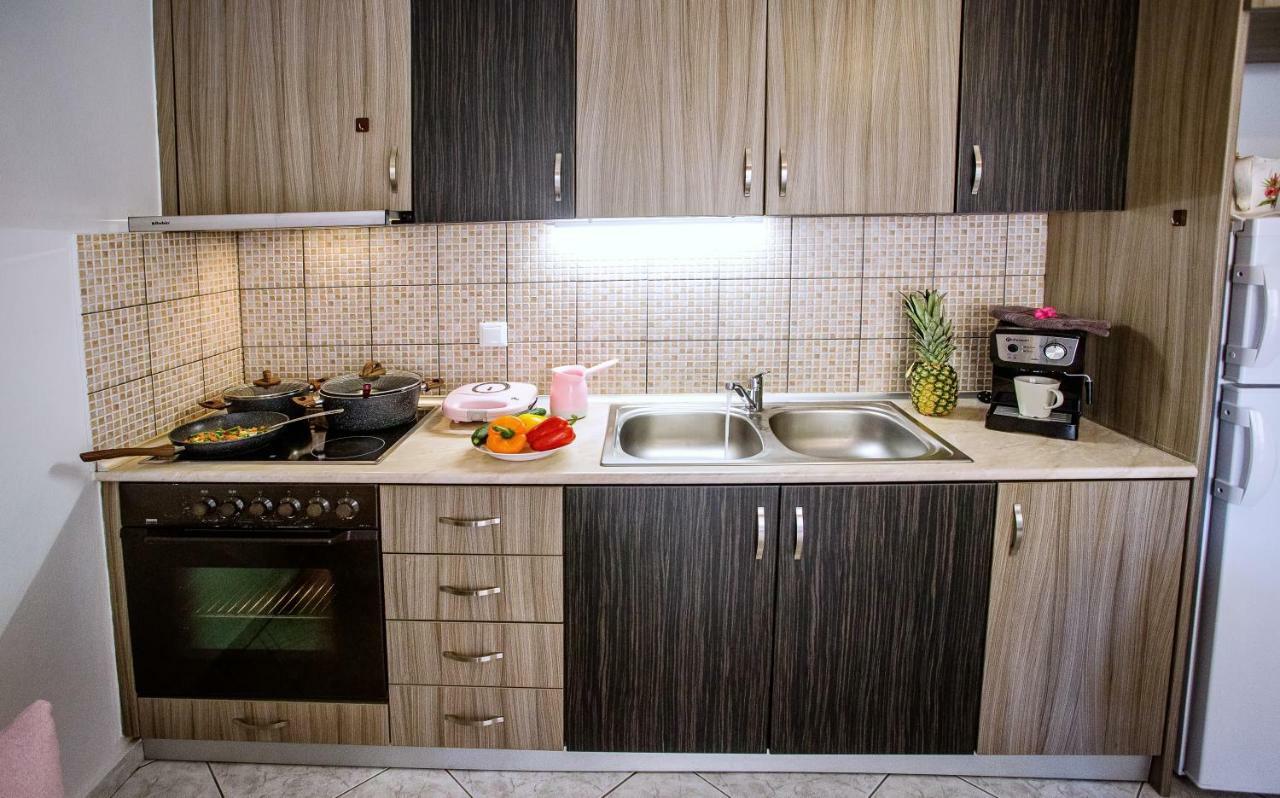 Holiday House Ioanna 2 - Loft เนอาเปรามอส ภายนอก รูปภาพ